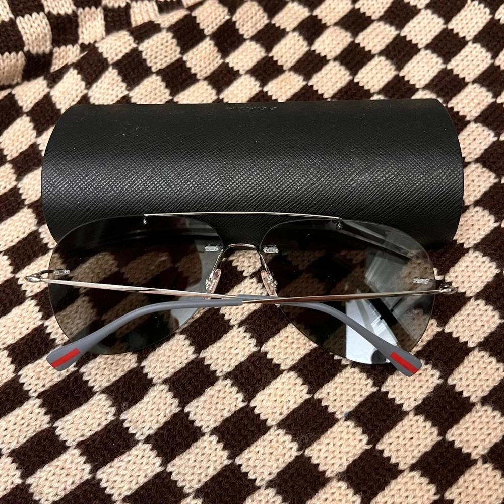 Prada sunglasses - Picture 2 of 3